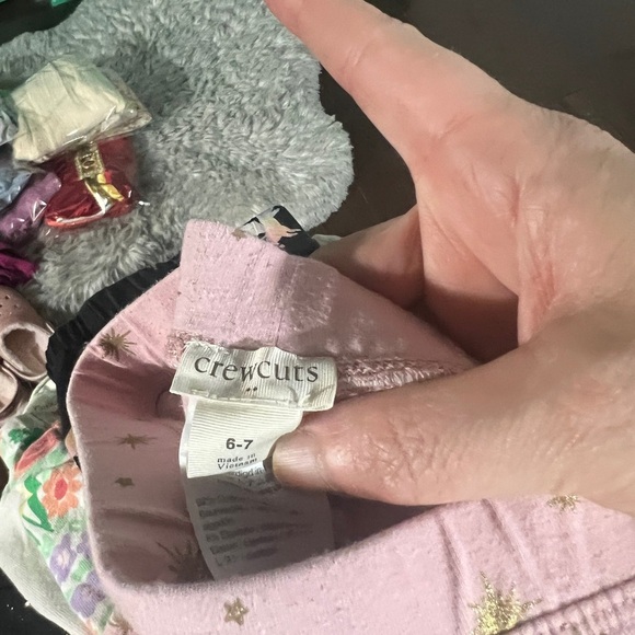 6 pairs of leggings- size 6-7. Jcrew, Carter and cat & jack - Picture 3 of 4